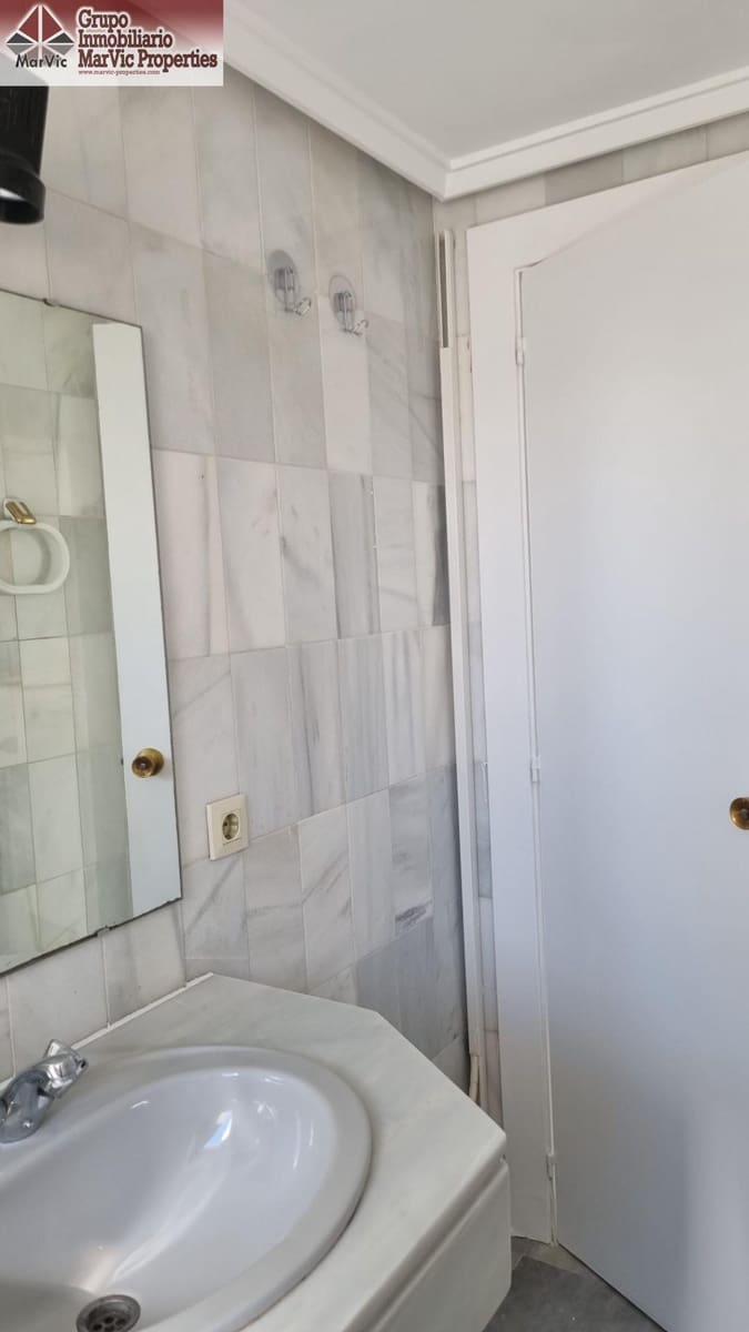 2 bedroom Flat for sale in Benidorm with pool - € 350,000 (Ref: 9504322)