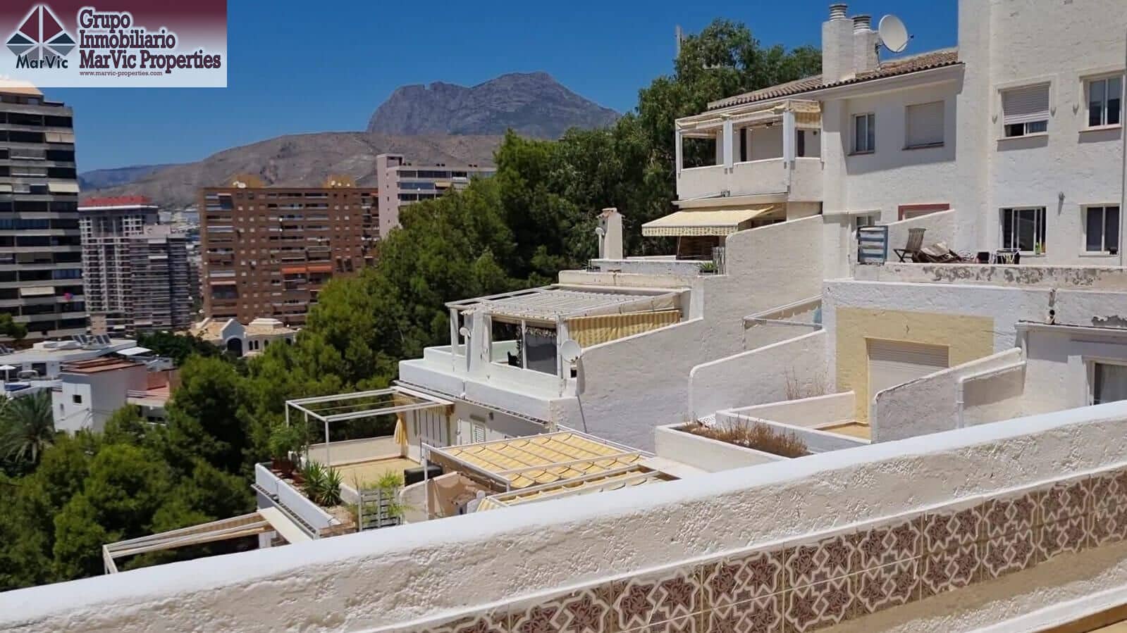 2 bedroom Flat for sale in Benidorm with pool - € 350,000 (Ref: 9504322)