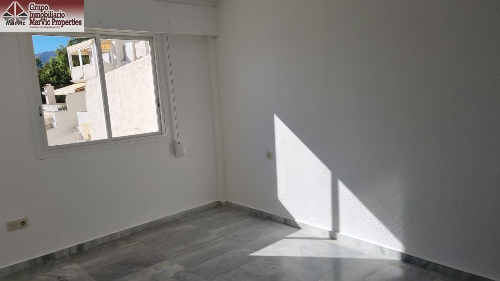 2 bedroom Flat for sale in Benidorm with pool - € 350,000 (Ref: 9504322)