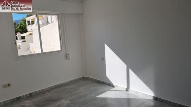 2 bedroom Flat for sale in Benidorm with pool - € 350,000 (Ref: 9504322)