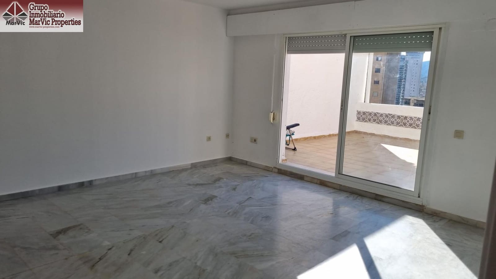 2 bedroom Flat for sale in Benidorm with pool - € 350,000 (Ref: 9504322)