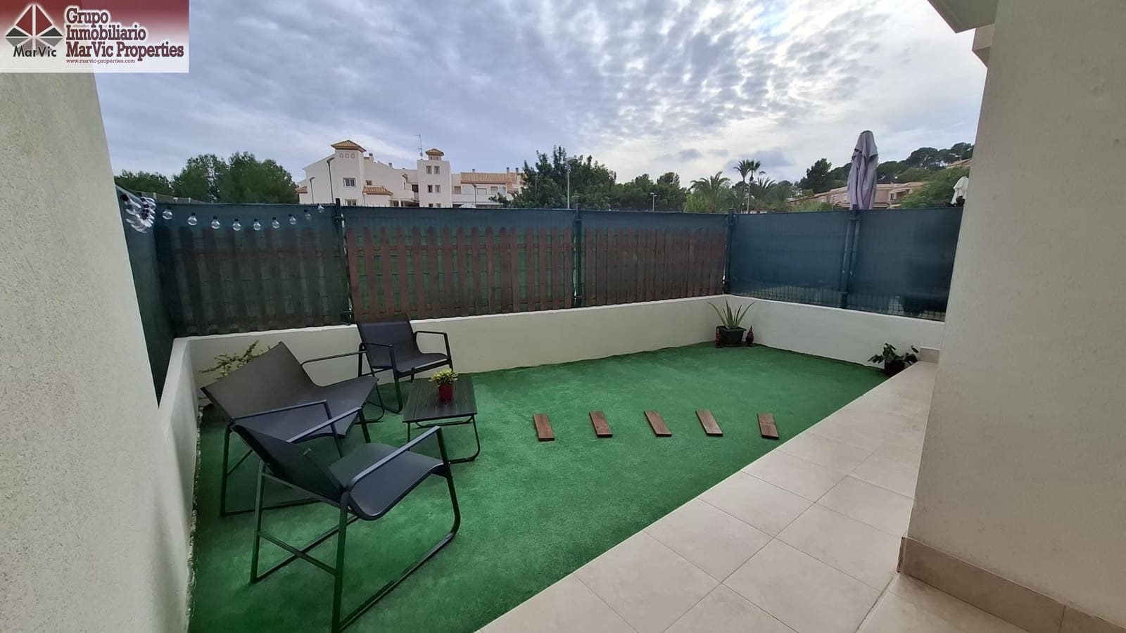 Adosado de 2 habitaciones en La Nucia en venta con piscina - 259.000 € (Ref: 9504323)
