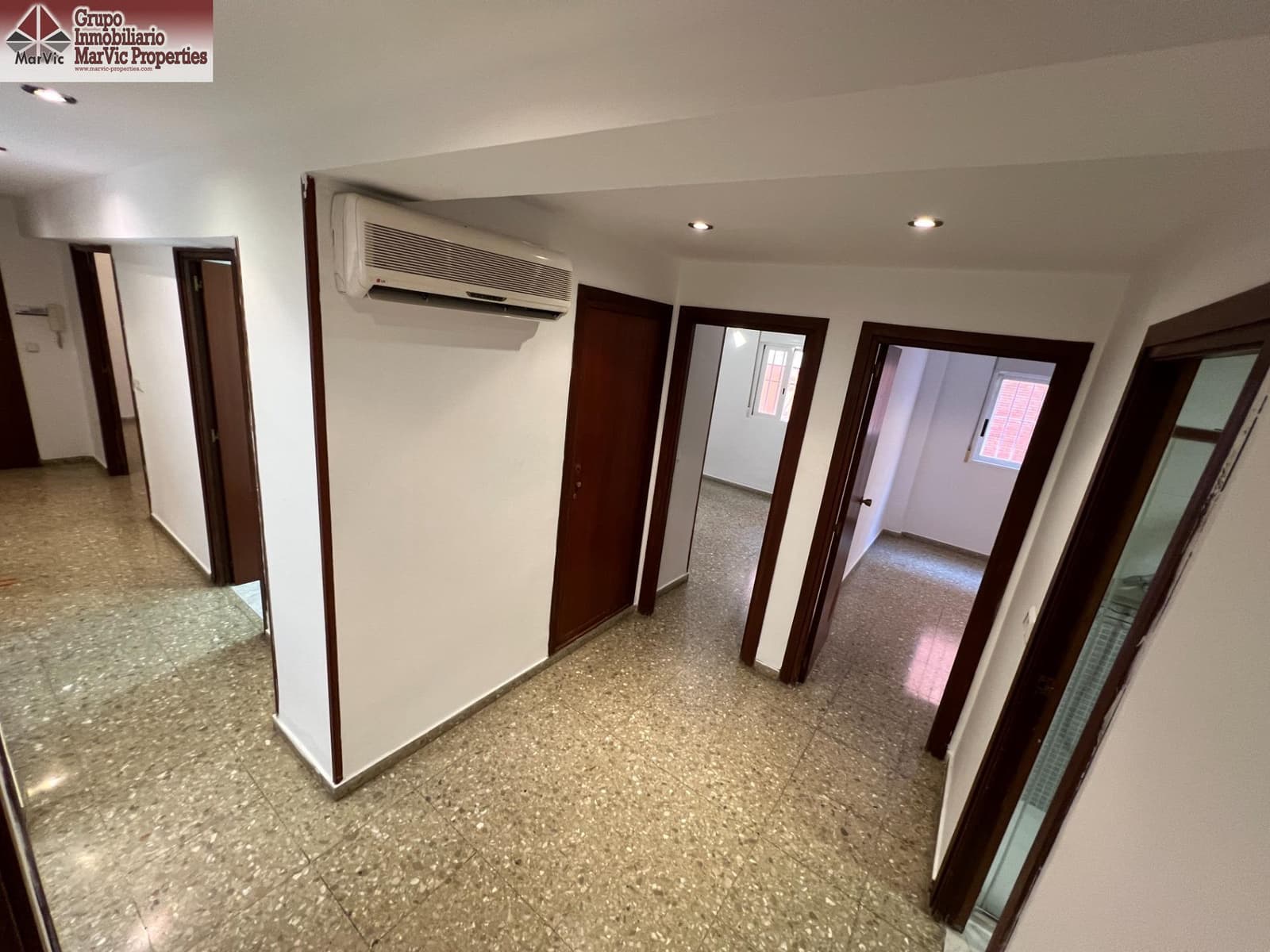 4 bedroom Flat for sale in Benidorm with garage - € 409,000 (Ref: 9508911)