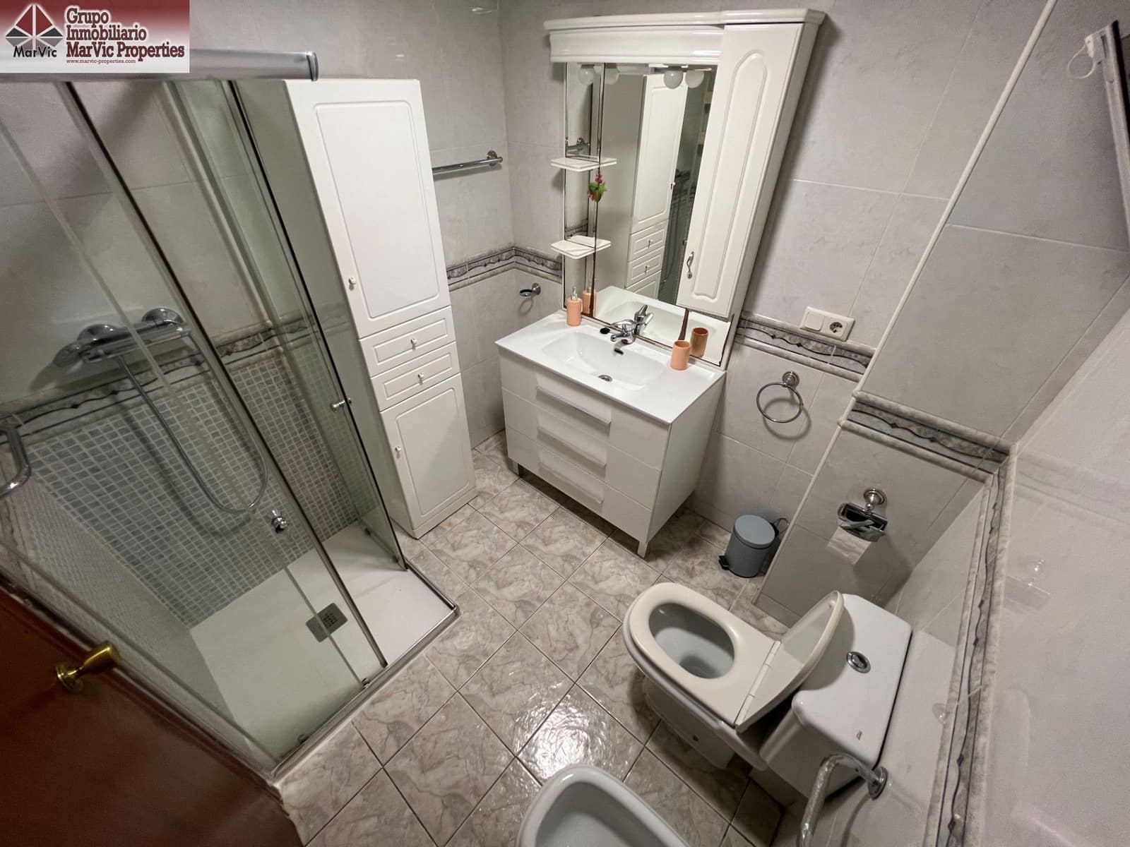 4 bedroom Flat for sale in Benidorm with garage - € 409,000 (Ref: 9508911)