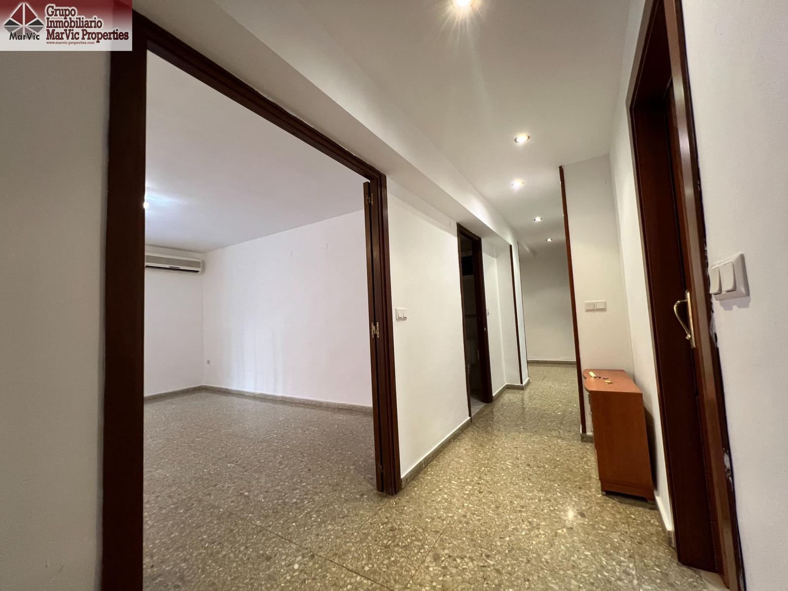 4 bedroom Flat for sale in Benidorm with garage - € 409,000 (Ref: 9508911)