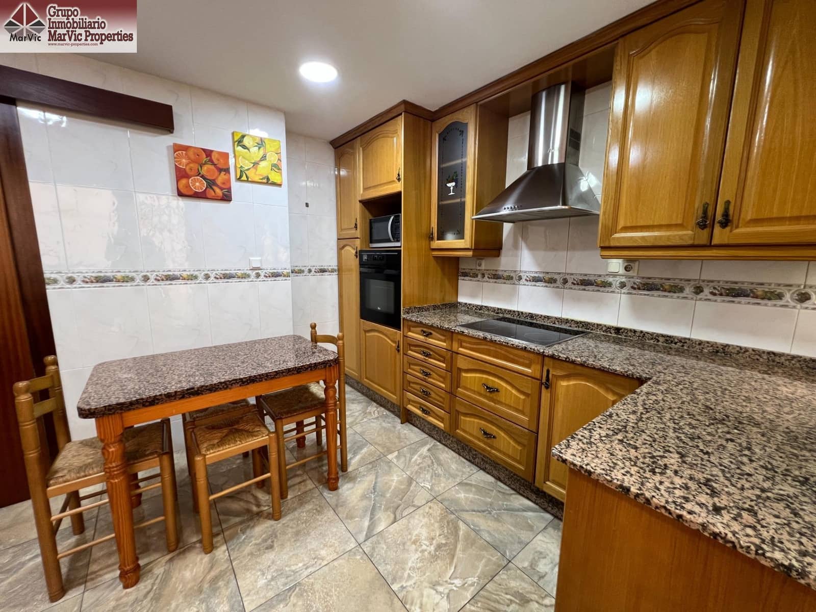 4 bedroom Flat for sale in Benidorm with garage - € 409,000 (Ref: 9508911)