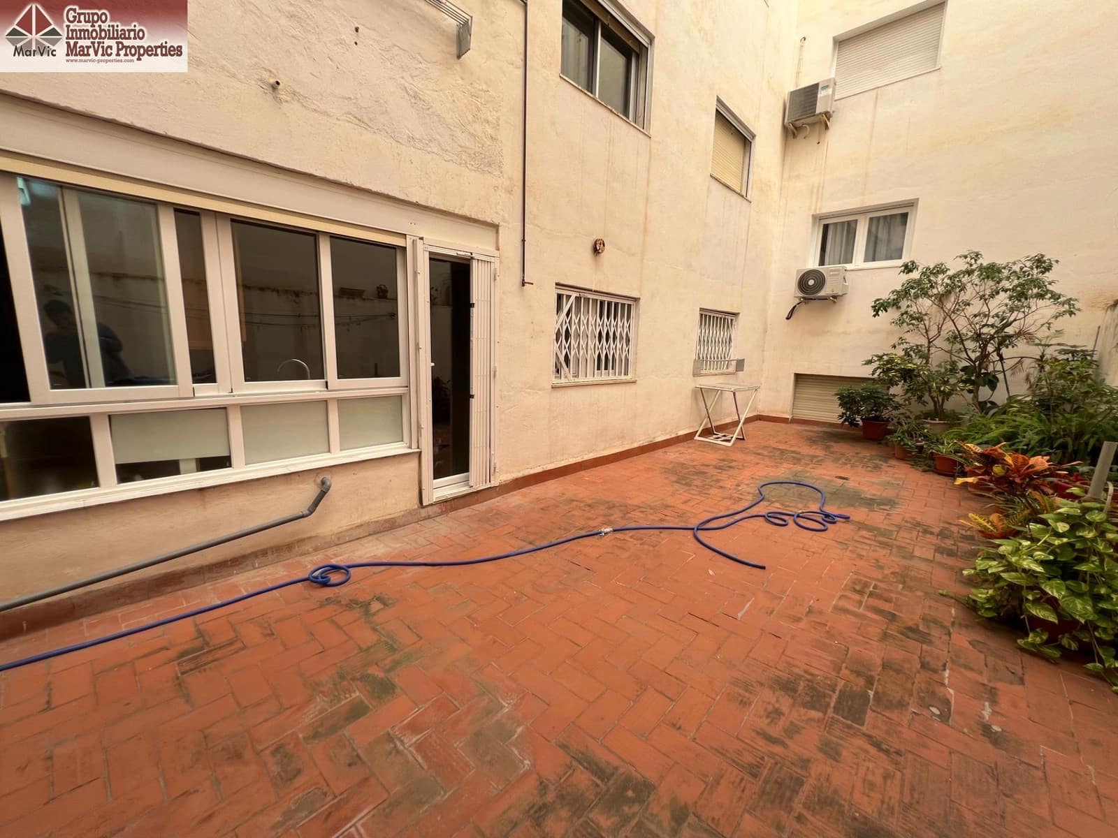 4 bedroom Flat for sale in Benidorm with garage - € 409,000 (Ref: 9508911)