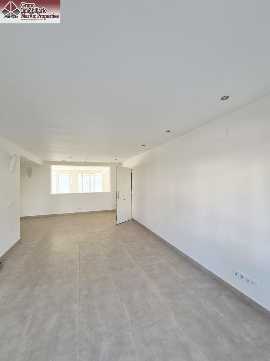 4 soveværelse Semi-Rækkehus til salg i Albir med swimmingpool garage - € 899.000 (Ref: 9541153)