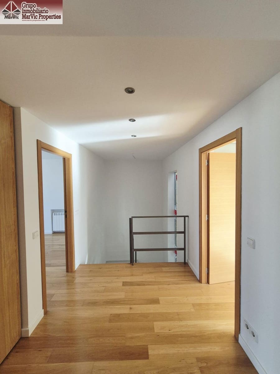 4 soveværelse Semi-Rækkehus til salg i Albir med swimmingpool garage - € 899.000 (Ref: 9541153)