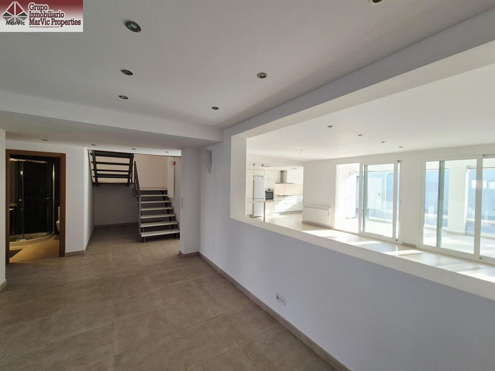 4 soveværelse Semi-Rækkehus til salg i Albir med swimmingpool garage - € 899.000 (Ref: 9541153)