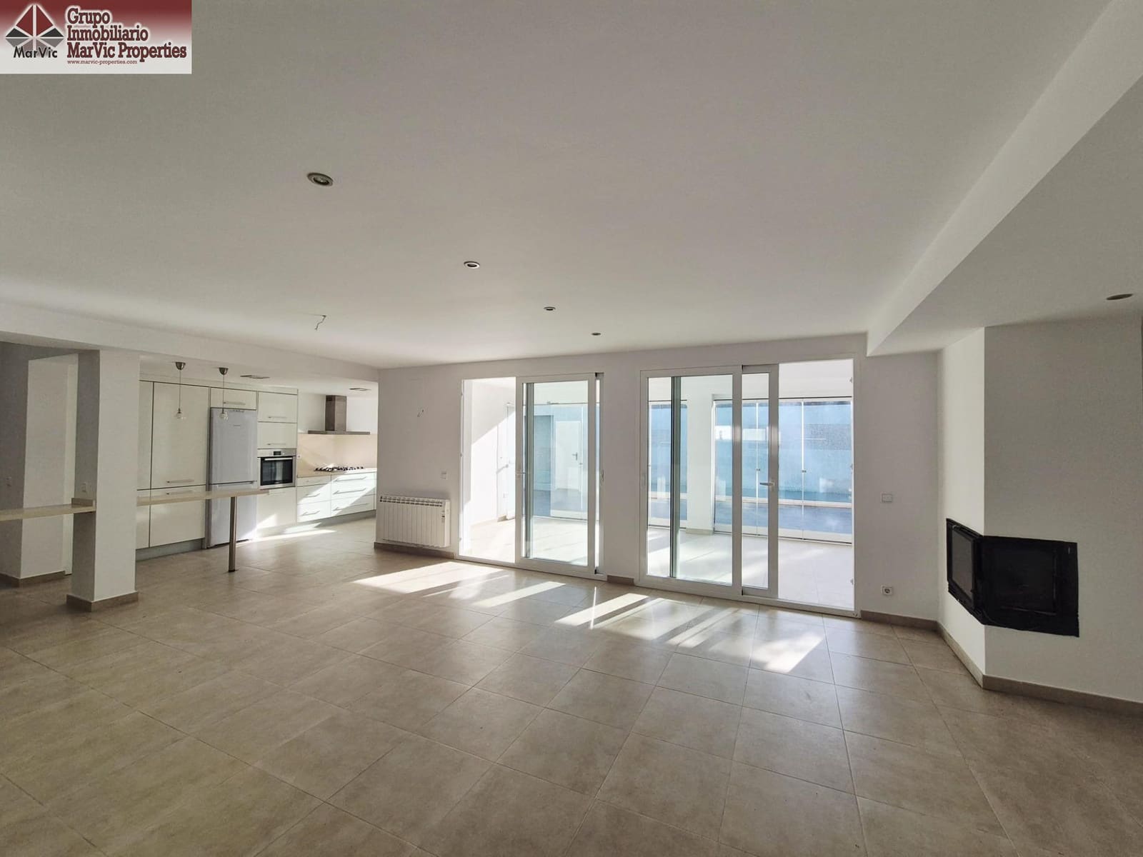 4 soveværelse Semi-Rækkehus til salg i Albir med swimmingpool garage - € 899.000 (Ref: 9541153)