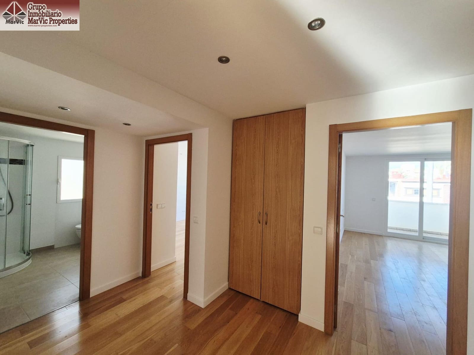 4 soveværelse Semi-Rækkehus til salg i Albir med swimmingpool garage - € 899.000 (Ref: 9541153)