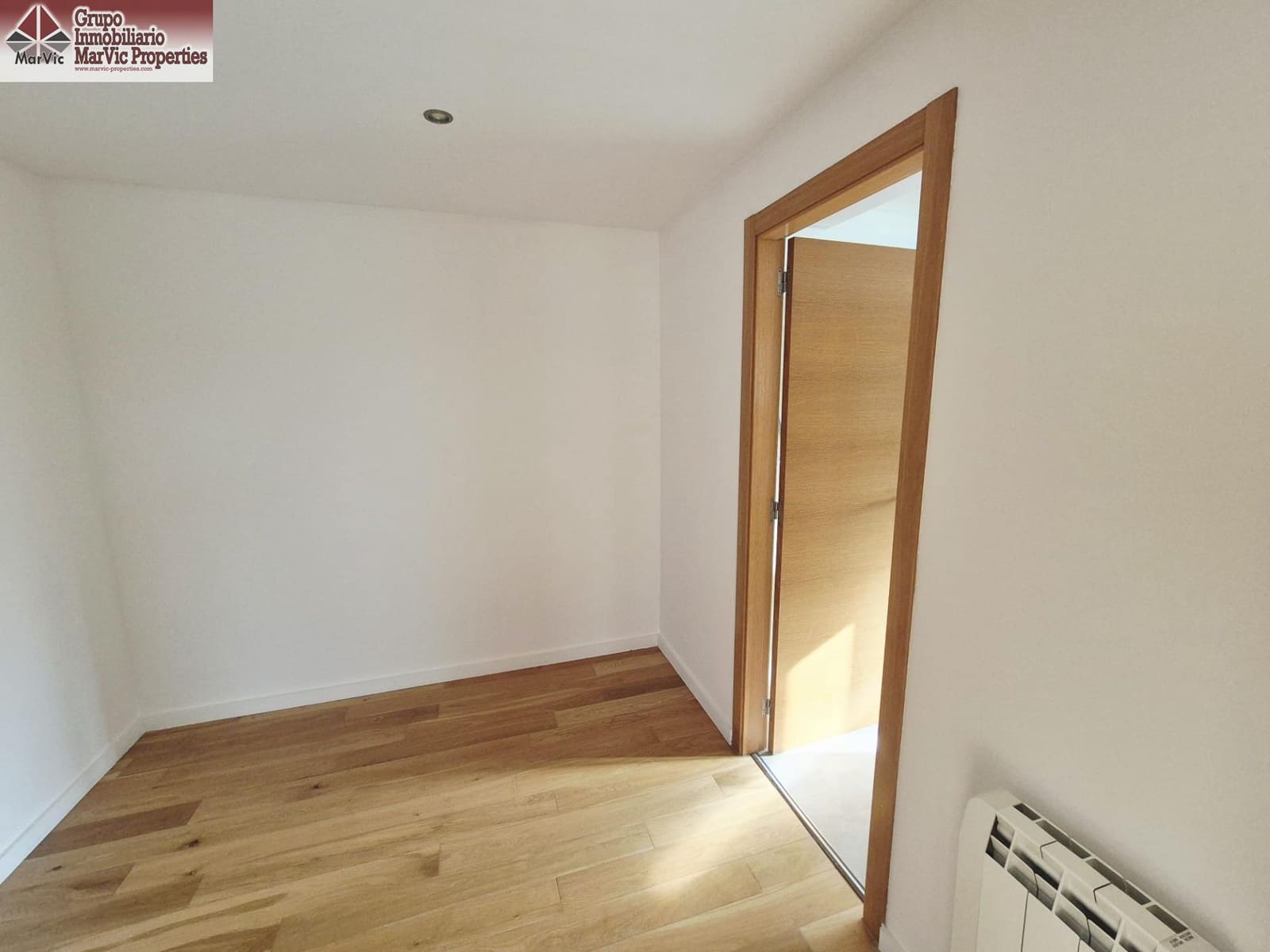 4 soveværelse Semi-Rækkehus til salg i Albir med swimmingpool garage - € 899.000 (Ref: 9541153)