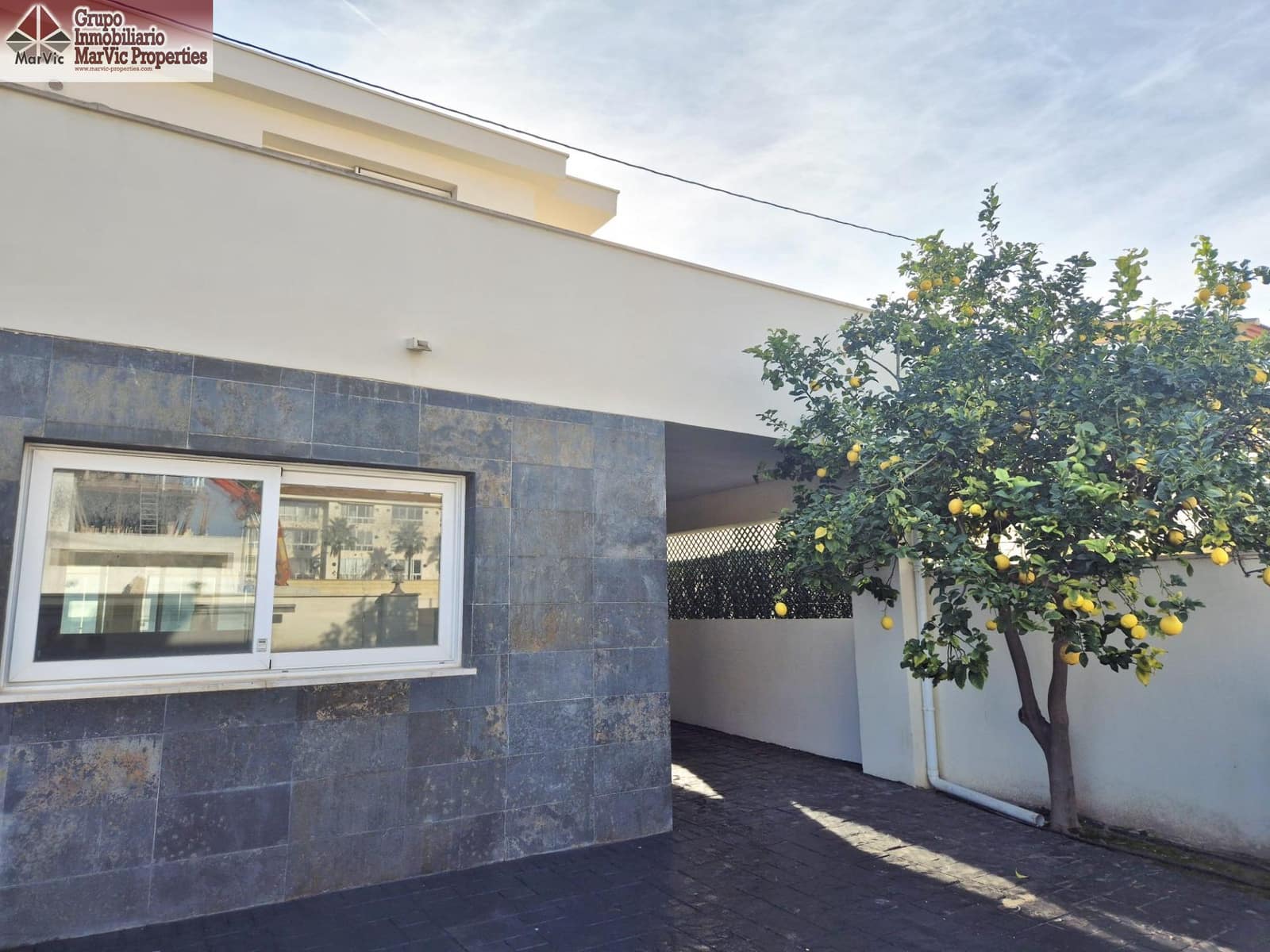 4 soveværelse Semi-Rækkehus til salg i Albir med swimmingpool garage - € 899.000 (Ref: 9541153)