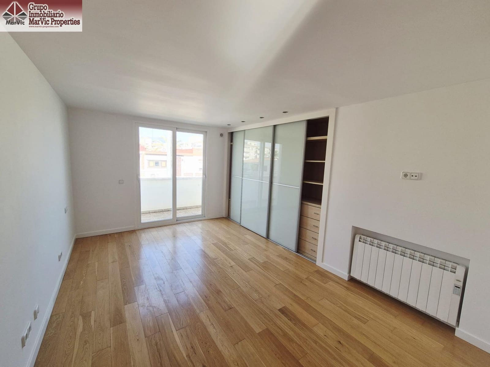 Pareado de 4 habitaciones en Albir en venta con piscina garaje - 750.000 € (Ref: 9541153)