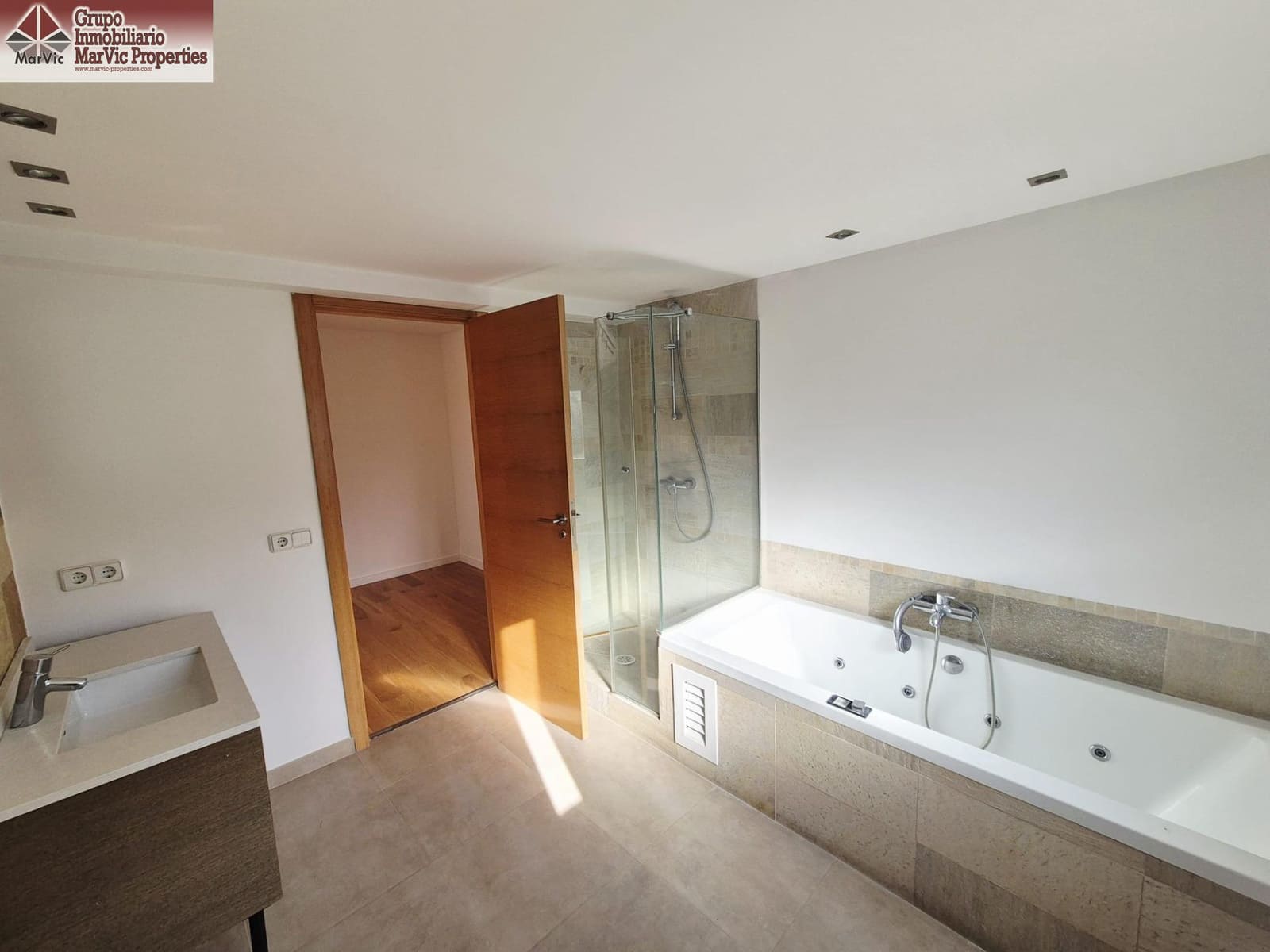 Pareado de 4 habitaciones en Albir en venta con piscina garaje - 750.000 € (Ref: 9541153)