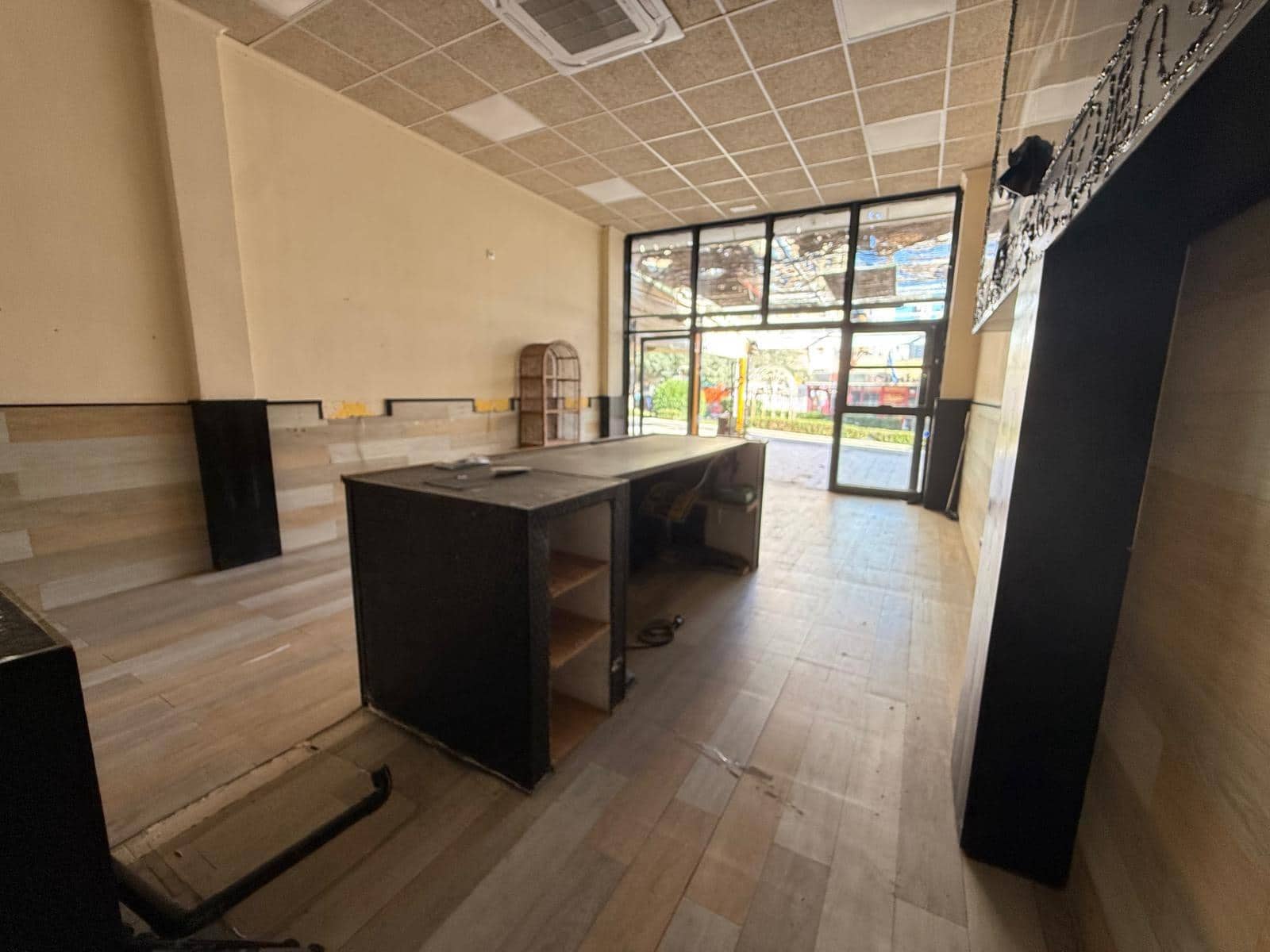 Kaupallinen myytävänä paikassa Benidorm - 140 000 € (Ref: 9568710)