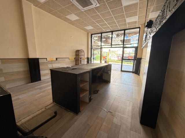 Kaupallinen myytävänä paikassa Levante, Benidorm - 140 000 € (Ref: 9568710)