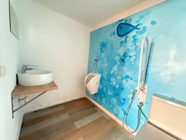 Kaupallinen myytävänä paikassa Levante, Benidorm - 140 000 € (Ref: 9568710)