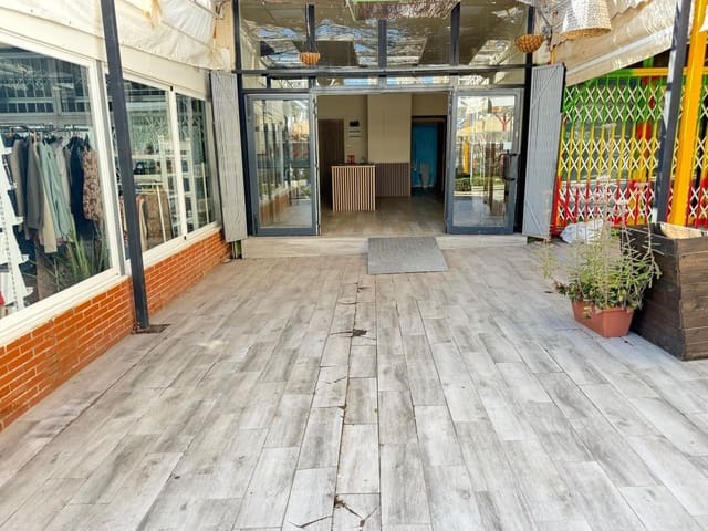 Kaupallinen myytävänä paikassa Levante, Benidorm - 140 000 € (Ref: 9568710)