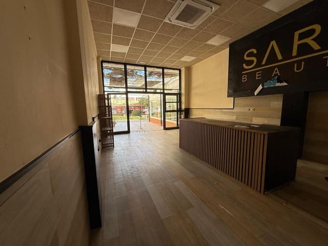 Kaupallinen myytävänä paikassa Levante, Benidorm - 140 000 € (Ref: 9568710)