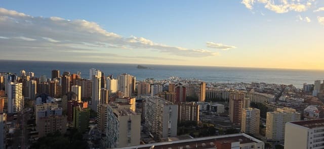 1 soveværelse Lejlighed til salg i Benidorm med swimmingpool - € 225.000 (Ref: 9574657)