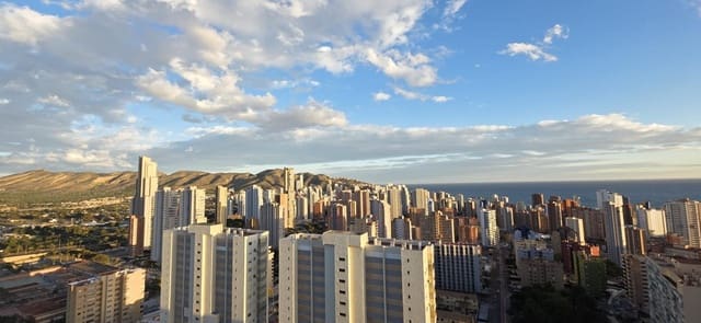 1 soveværelse Lejlighed til salg i Benidorm med swimmingpool - € 225.000 (Ref: 9574657)