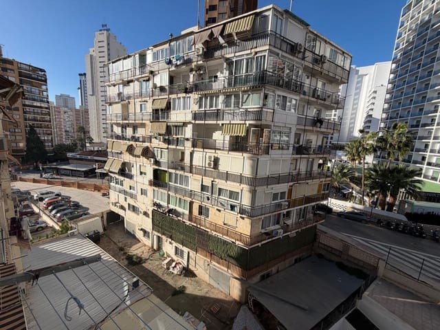 Studio till salu i Benidorm med pool - 126 000 € (Ref: 9574659)