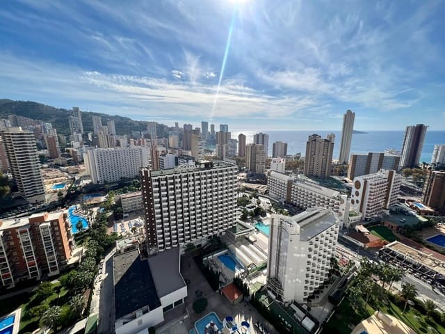 Apartamento de 2 habitaciones en Rincón de Loix, Benidorm en venta con piscina garaje - 365.000 € (Ref: 9574660)