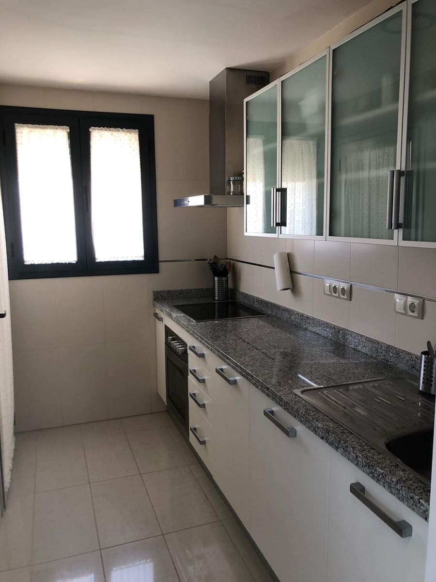 Apartamento de 2 habitaciones en Benidorm en venta con piscina garaje - 365.000 € (Ref: 9574660)