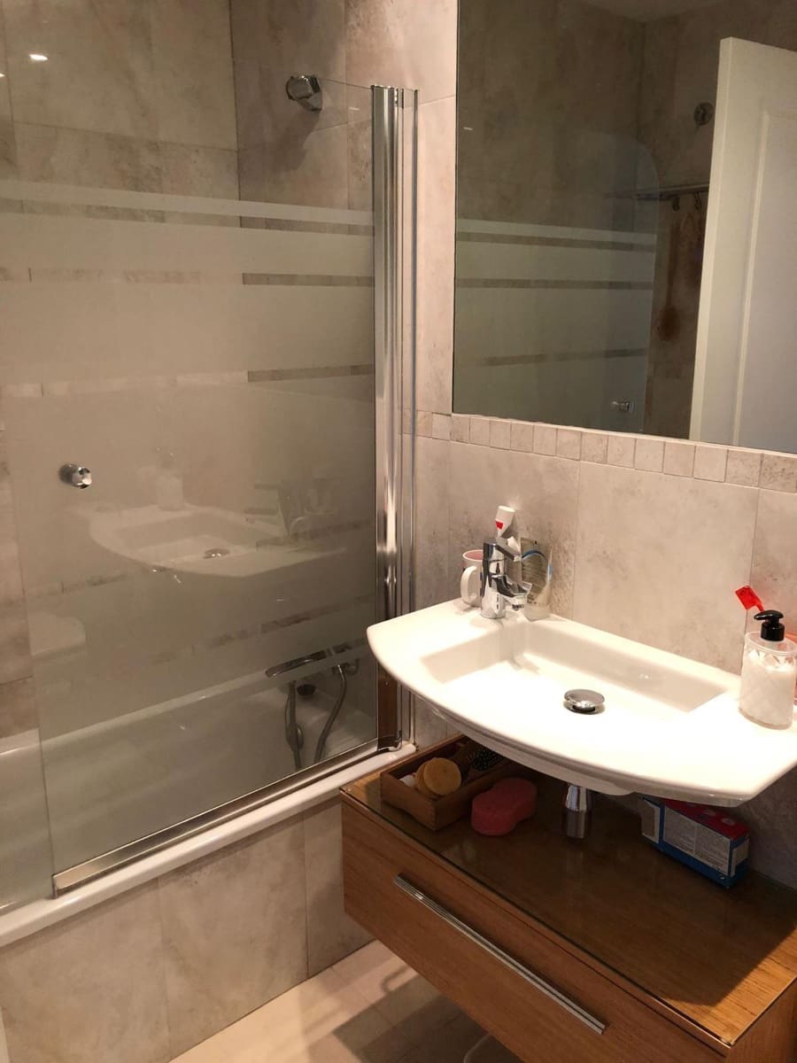 Apartamento de 2 habitaciones en Benidorm en venta con piscina garaje - 365.000 € (Ref: 9574660)