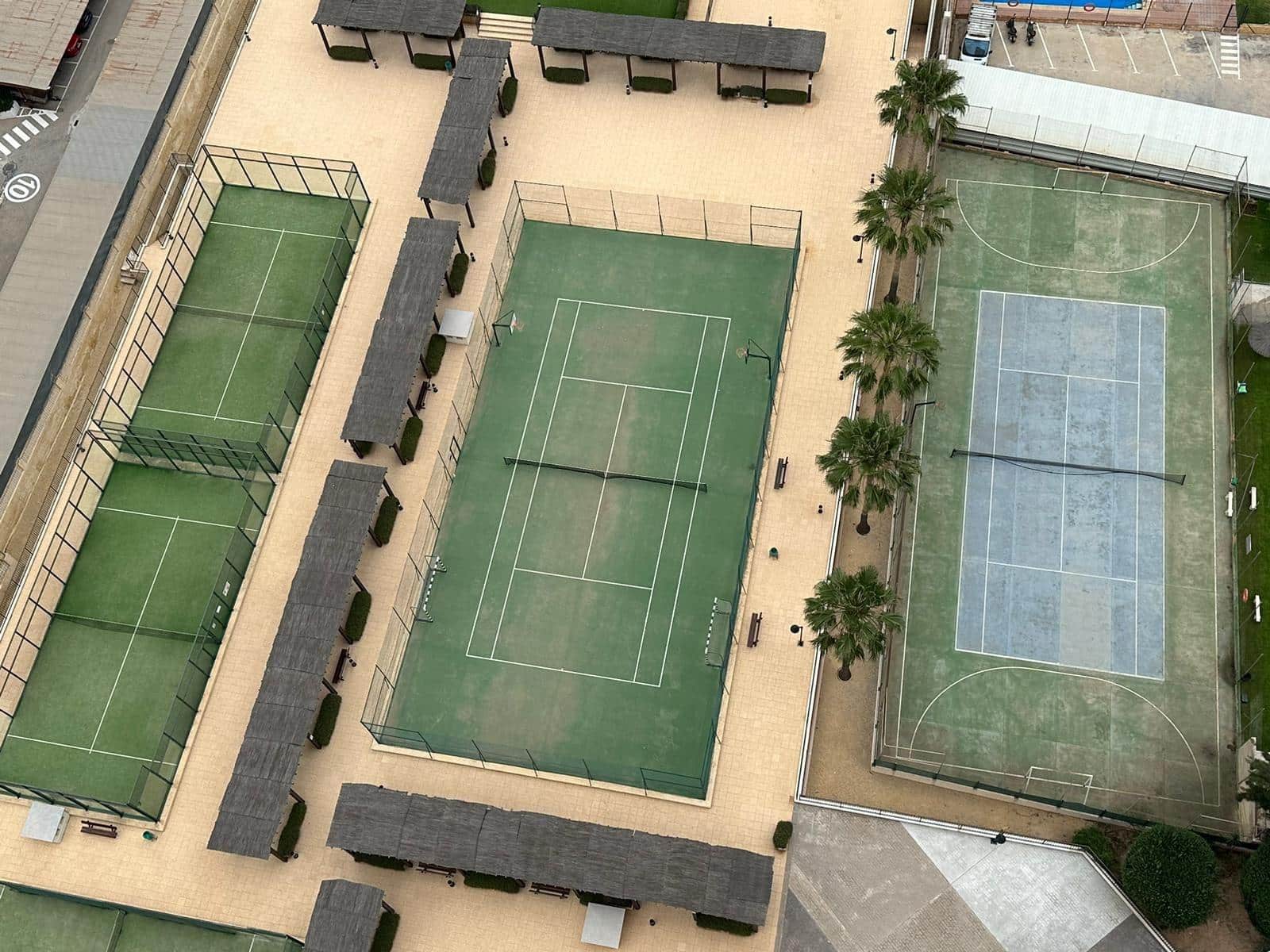 Apartamento de 2 habitaciones en Benidorm en venta con piscina garaje - 365.000 € (Ref: 9574660)