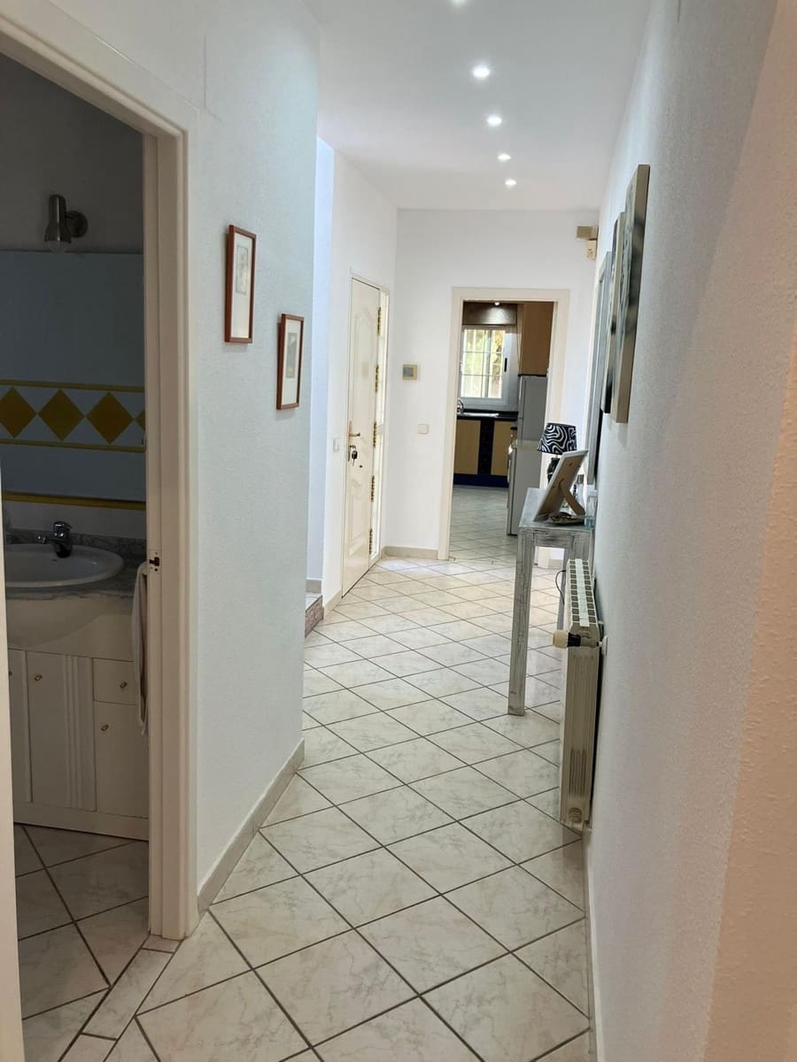 3 makuuhuone Huvila myytävänä paikassa La Nucia mukana uima-altaan 
autotalli - 609 000 € (Ref: 9582981)