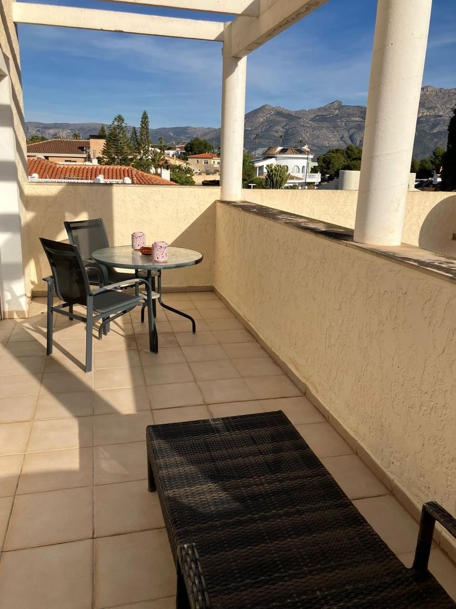 3 makuuhuone Huvila myytävänä paikassa La Nucia mukana uima-altaan 
autotalli - 609 000 € (Ref: 9582981)