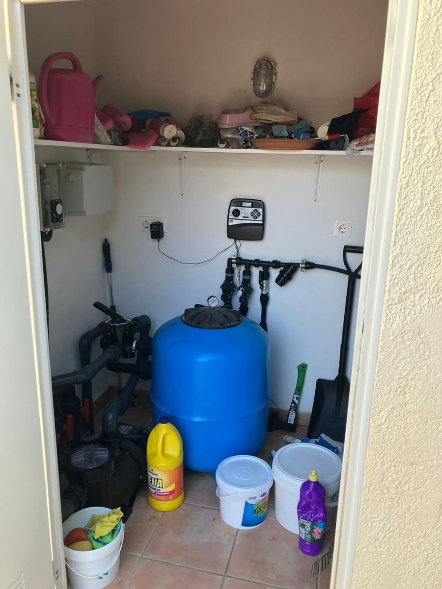 3 makuuhuone Huvila myytävänä paikassa La Nucia mukana uima-altaan 
autotalli - 609 000 € (Ref: 9582981)