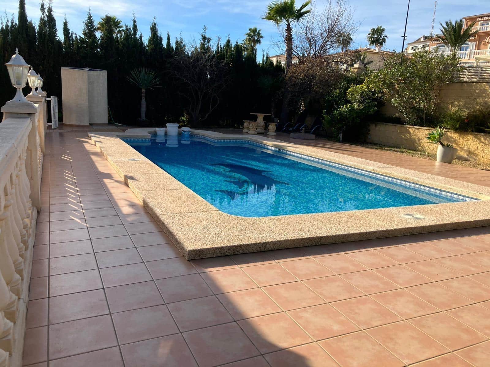 3 makuuhuone Huvila myytävänä paikassa La Nucia mukana uima-altaan 
autotalli - 609 000 € (Ref: 9582981)