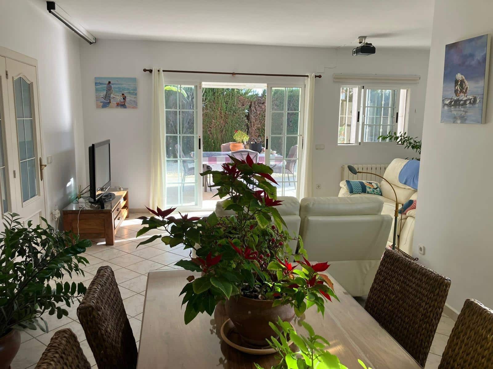 3 makuuhuone Huvila myytävänä paikassa La Nucia mukana uima-altaan 
autotalli - 609 000 € (Ref: 9582981)