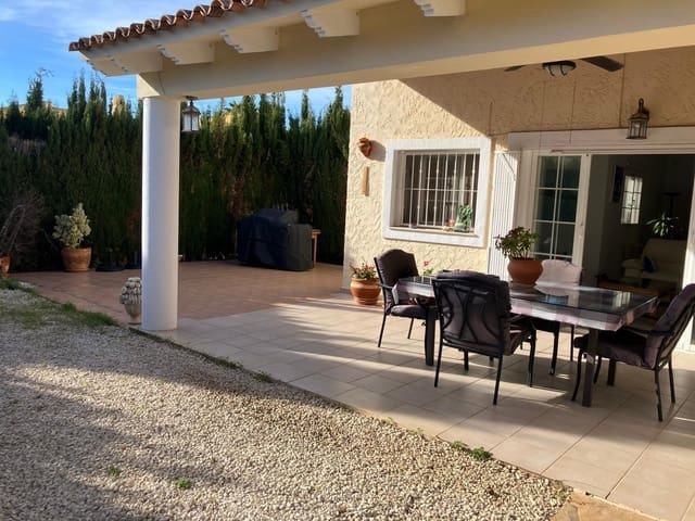 3 makuuhuone Huvila myytävänä paikassa La Nucia mukana uima-altaan 
autotalli - 609 000 € (Ref: 9582981)