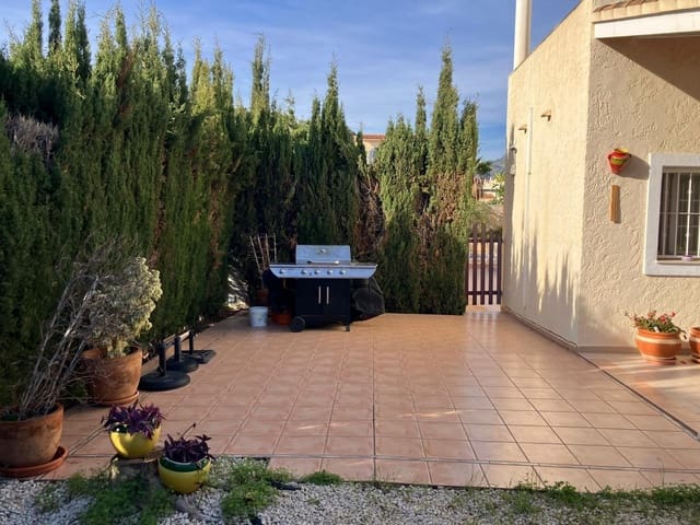 3 makuuhuone Huvila myytävänä paikassa La Nucia mukana uima-altaan 
autotalli - 609 000 € (Ref: 9582981)