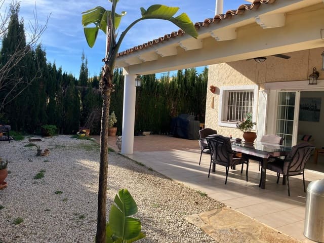 3 makuuhuone Huvila myytävänä paikassa La Nucia mukana uima-altaan 
autotalli - 609 000 € (Ref: 9582981)