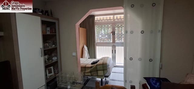 Studio till salu i Benidorm med pool - 136 000 € (Ref: 9605011)