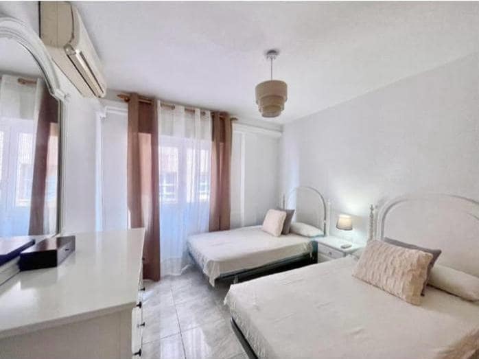 Piso de 3 habitaciones en Benidorm en venta - 284.000 € (Ref: 9625726)