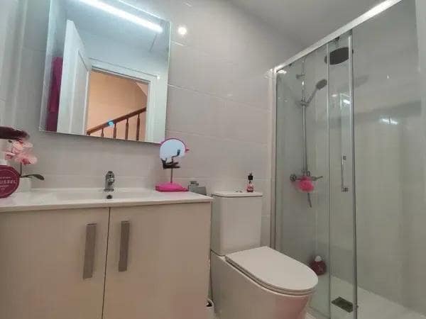 4 sypialnia Dom blizniak na sprzedaż w Benidorm z basenem - 419 000 € (Ref: 9625727)