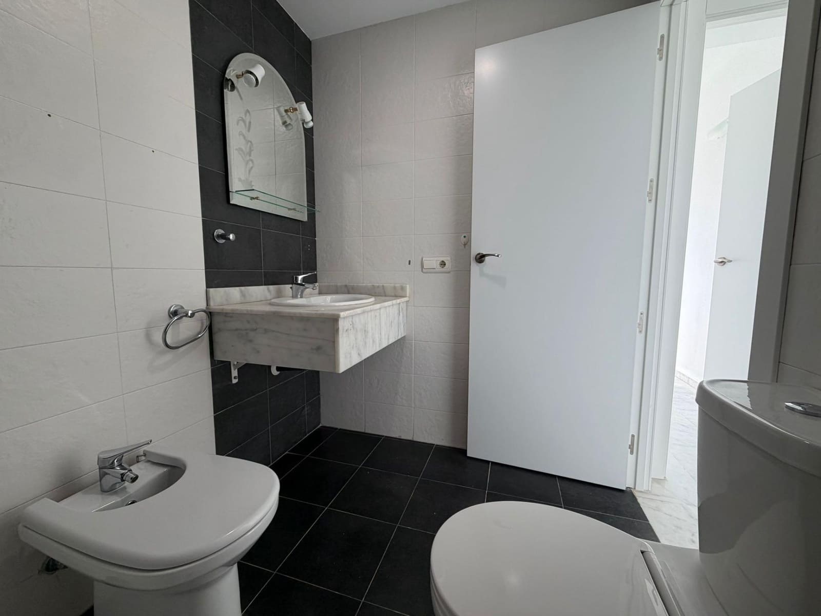 Apartamento de 2 habitaciones en Benidorm en venta con piscina garaje - 395.000 € (Ref: 9627595)