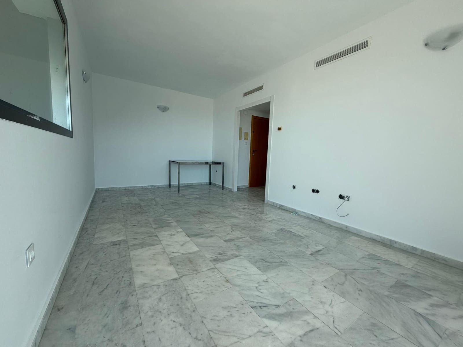 Apartamento de 2 habitaciones en Benidorm en venta con piscina garaje - 395.000 € (Ref: 9627595)