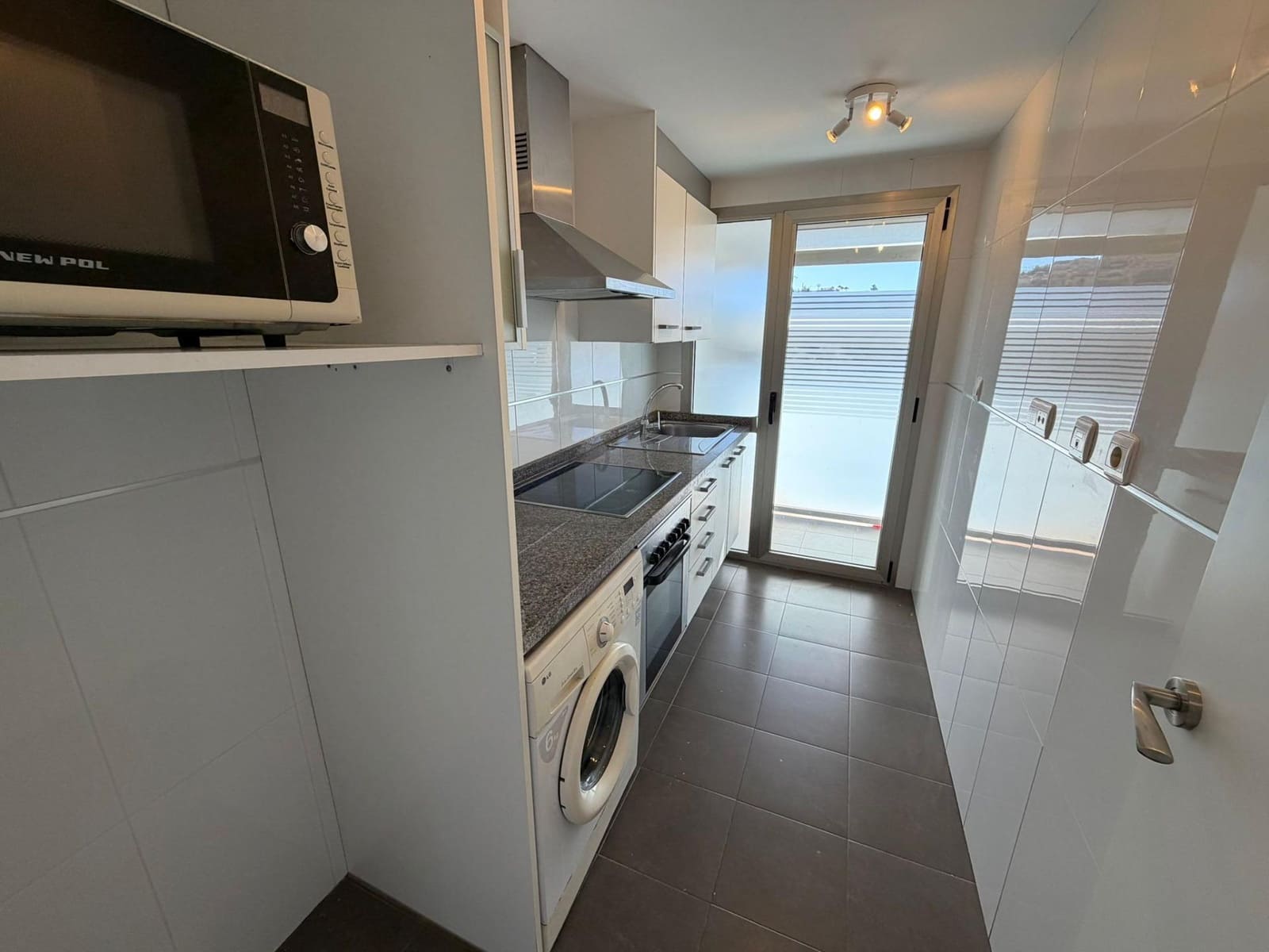 Apartamento de 2 habitaciones en Benidorm en venta con piscina garaje - 395.000 € (Ref: 9627595)