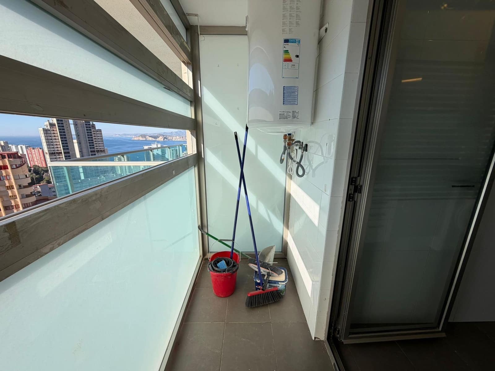 Apartamento de 2 habitaciones en Benidorm en venta con piscina garaje - 395.000 € (Ref: 9627595)