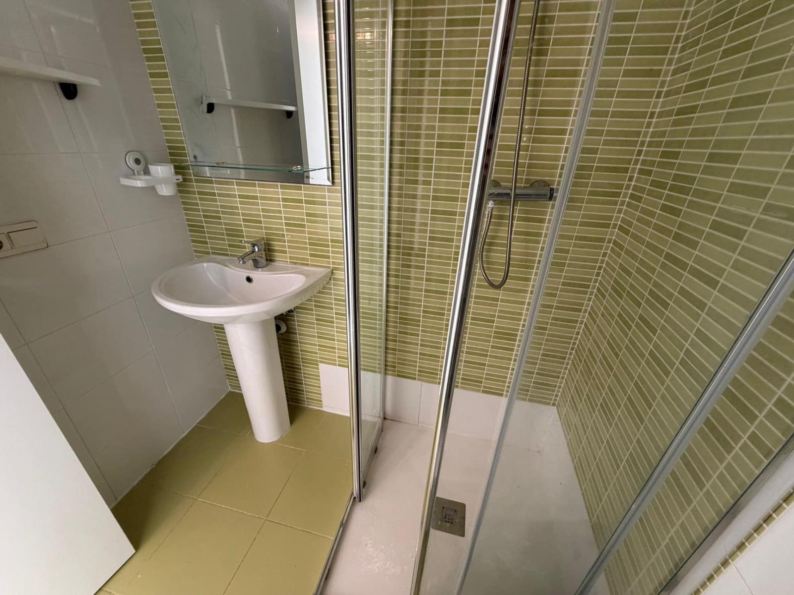 Apartamento de 2 habitaciones en Benidorm en venta con piscina garaje - 395.000 € (Ref: 9627595)