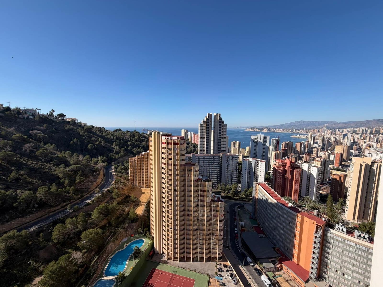 Apartamento de 2 habitaciones en Benidorm en venta con piscina garaje - 395.000 € (Ref: 9627595)