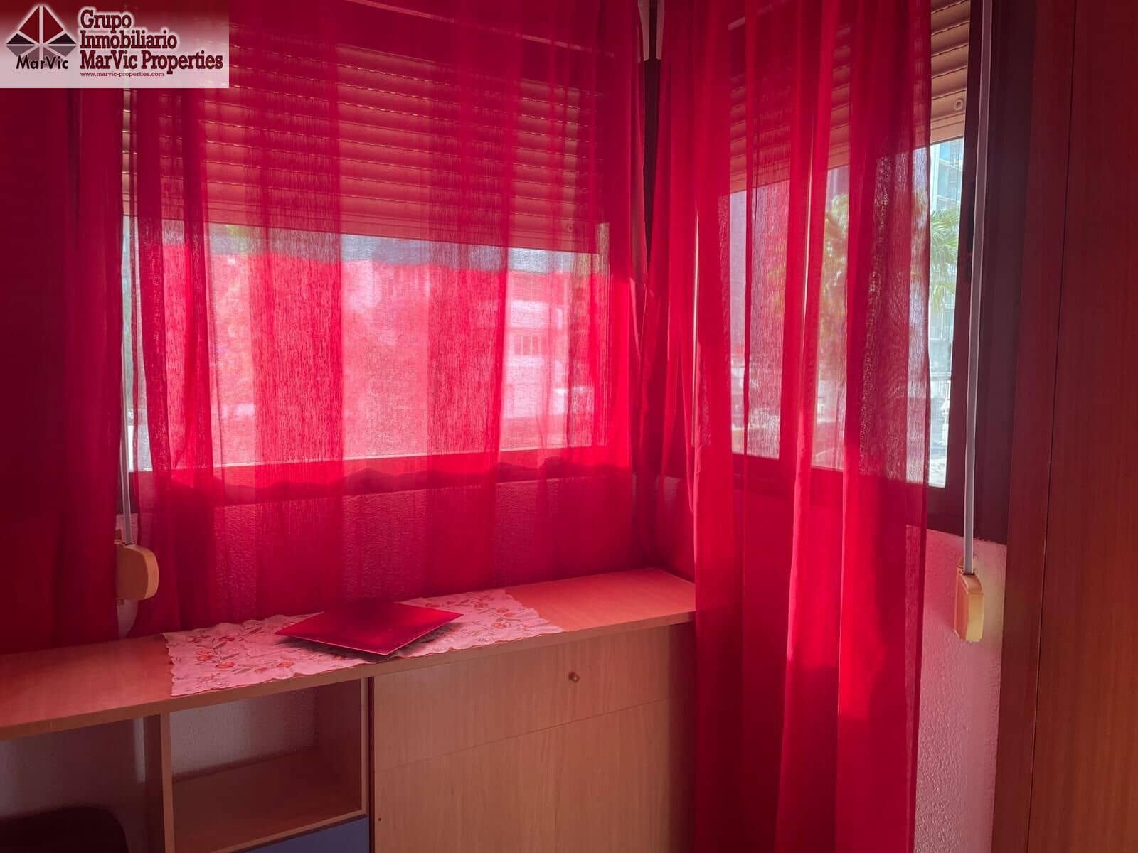 Piso de 2 habitaciones en Benidorm en venta con piscina - 249.000 € (Ref: 9630022)